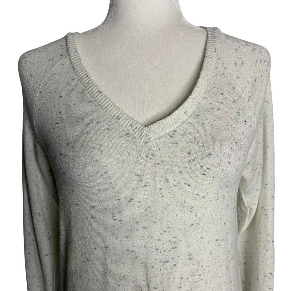 Postage Stamp Anthropologie Tunic Sweater XS White V Neck Long Sleeve Ruffle Hem